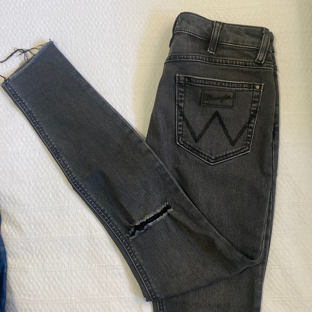 Wrangler high rise skinny jeans.